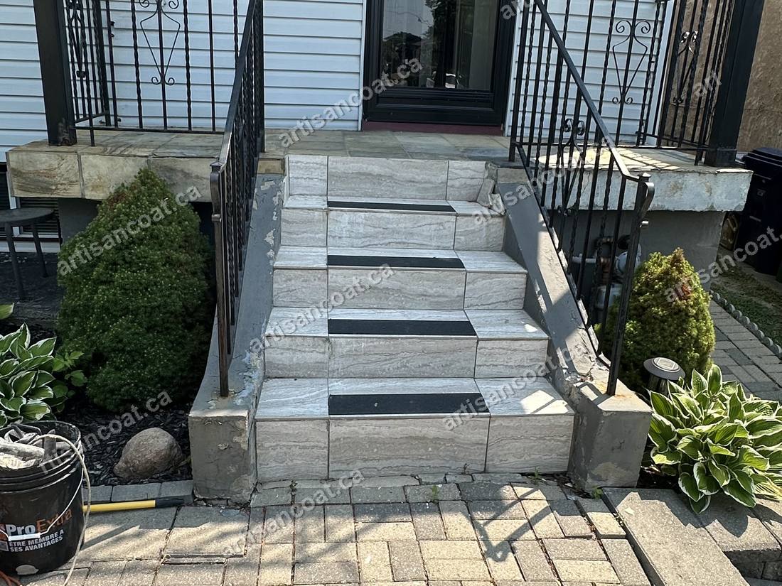 Worn front entrance steps before concrete resurfacing Toronto